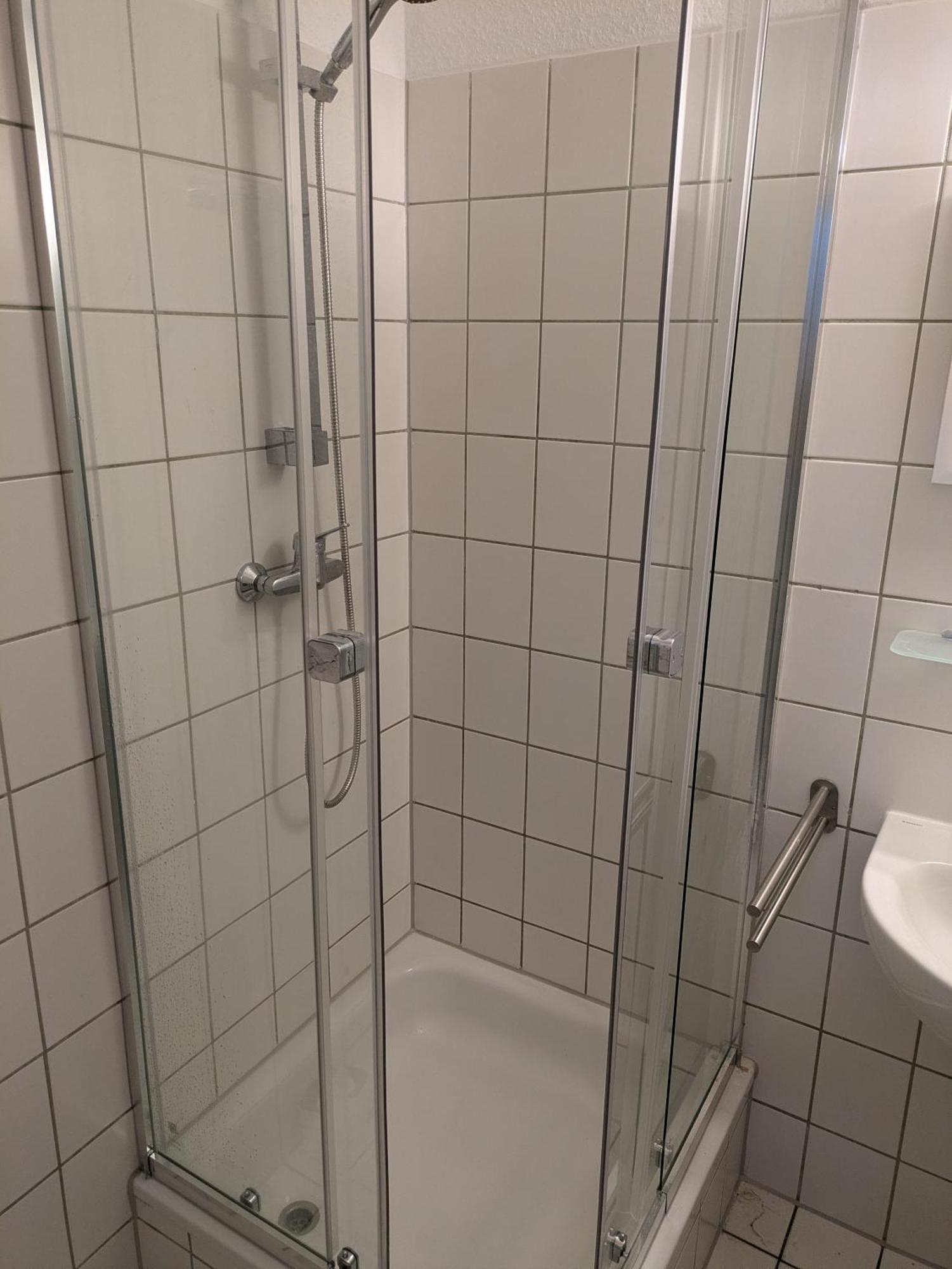 Guenstige Zimmer Im Herzen Von Kreyenbrueck Apartamento Oldemburgo Exterior foto