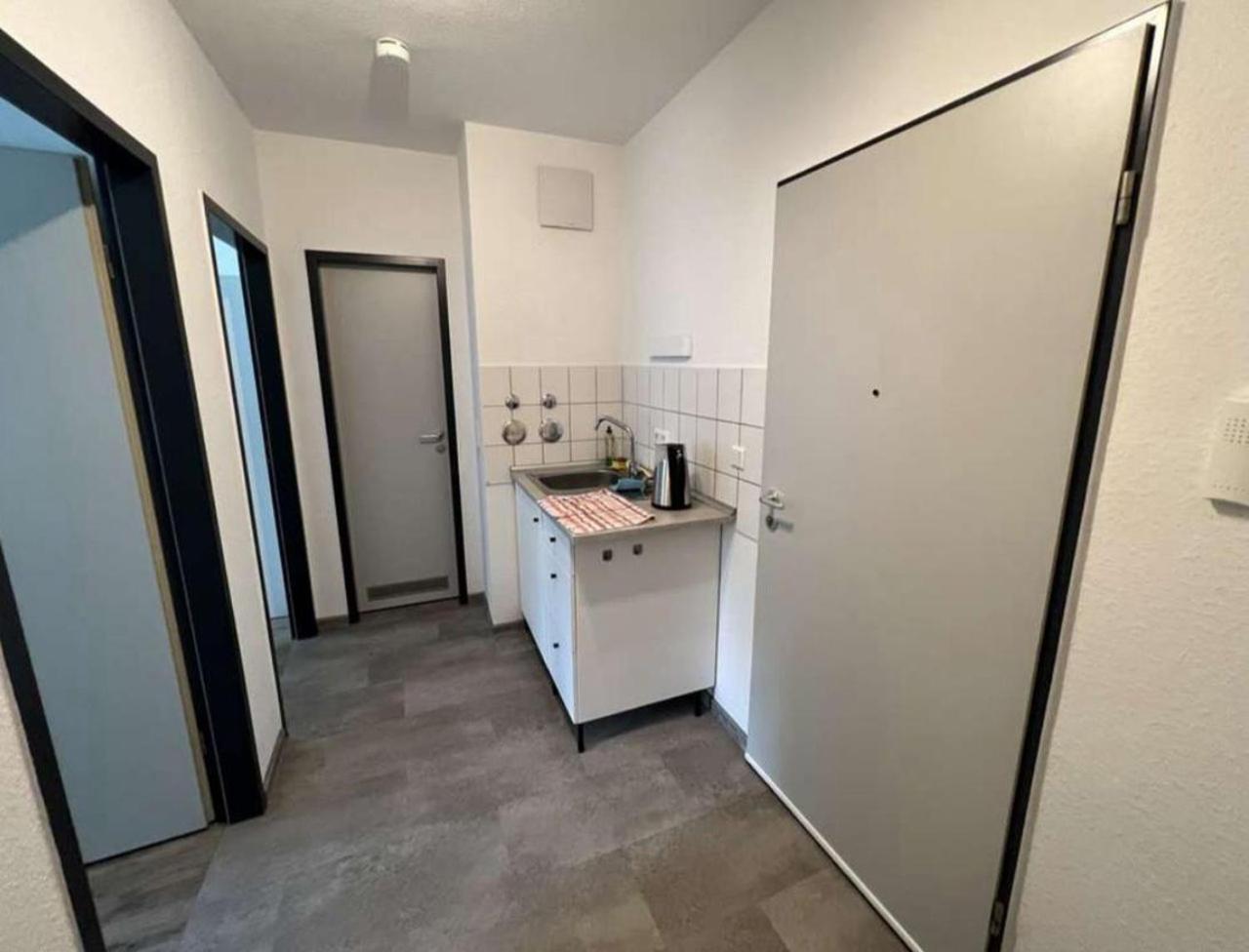 Guenstige Zimmer Im Herzen Von Kreyenbrueck Apartamento Oldemburgo Exterior foto