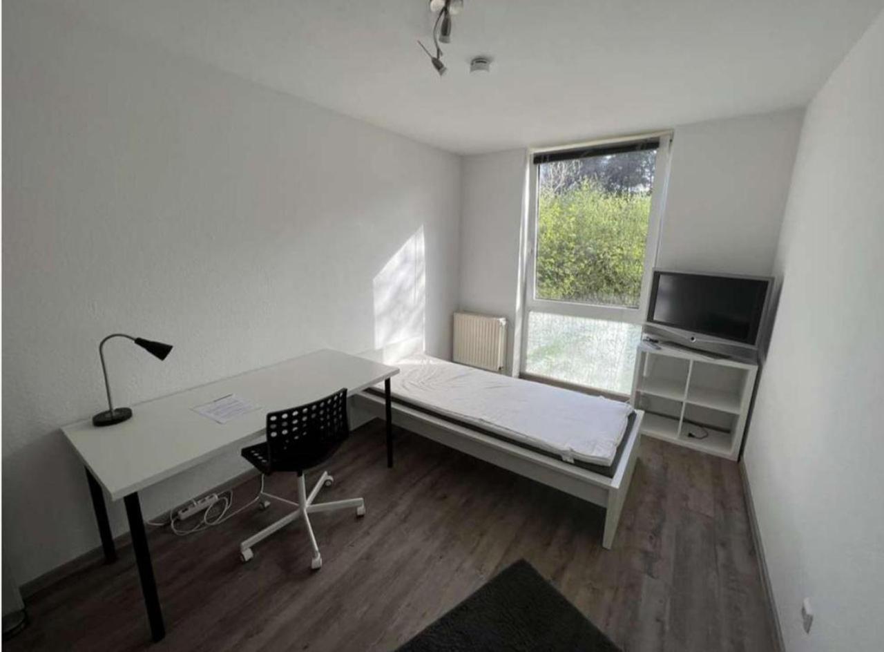 Guenstige Zimmer Im Herzen Von Kreyenbrueck Apartamento Oldemburgo Exterior foto