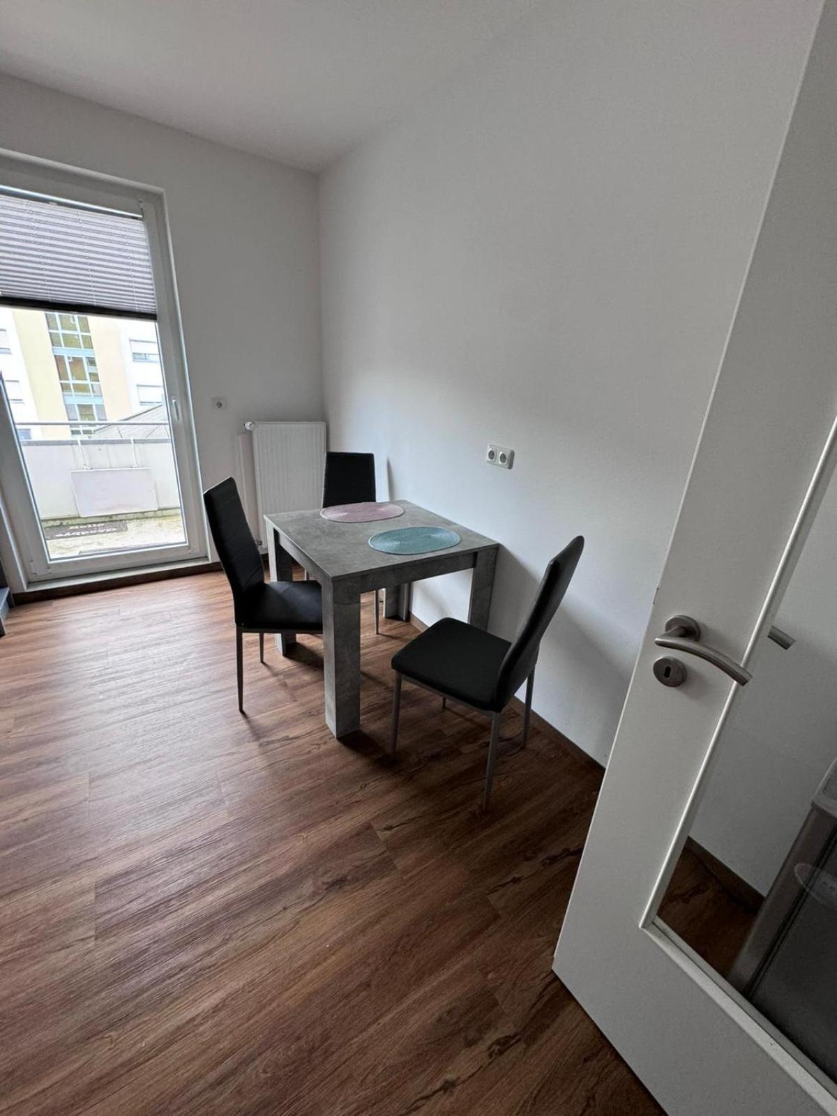 Guenstige Zimmer Im Herzen Von Kreyenbrueck Apartamento Oldemburgo Exterior foto