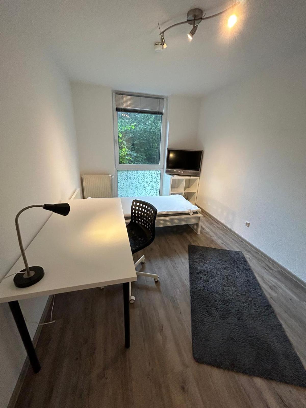 Guenstige Zimmer Im Herzen Von Kreyenbrueck Apartamento Oldemburgo Exterior foto